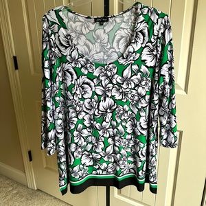 Slinky Brand Plus Size Green/White/Black Floral Tunic 2x Petite